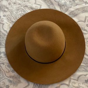 tan & black hat PERFECT CONDITION